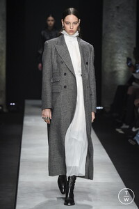 ermanno-scervino-aw20-0014-815514.thumb.jpg.4b049f9f8a745ed7c76fbb485b11352e.jpg