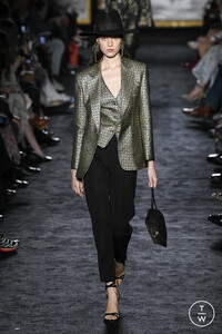 etro-aw20-0040-6f2827.thumb.jpg.3f12fbbb5c6f03294997856e0cf3b58a.jpg