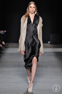 fw16-look-13-8102dc.thumb.jpg.c6a96609497b4a15c0ab8fd9fbeba0b3.jpg