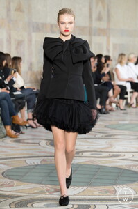 giambattista-valli-haute-couture-13-look-25-89cd00.thumb.jpg.4a05e8b43c4a5dcf5777af4e47cf8831.jpg