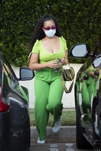 jordyn-woods-street-style-calabasas-08-22-2020-2.jpg