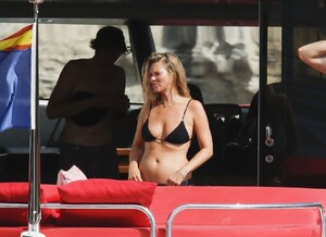 kate-moss-and-lila-grace-moss-on-board-of-a-luxury-yacht-in-ibiza-08-03-2020-10.jpg