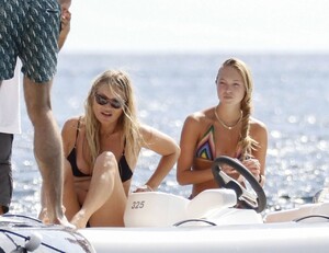 kate-moss-and-lila-grace-moss-on-board-of-a-luxury-yacht-in-ibiza-08-03-2020-17.jpg