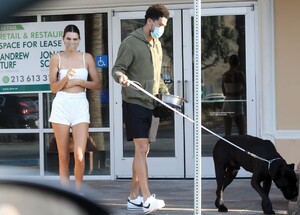 kendall-jenner-running-errands-in-malibu-08-17-2020-6.jpg