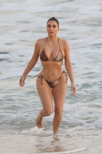 kim-kardashian-in-a-bikini-08-26-2020-4.jpg