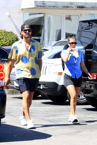 kourtney-kardashian-with-scott-disick-in-malibu-07-31-2020-4.jpg