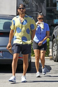 kourtney-kardashian-with-scott-disick-in-malibu-07-31-2020-5.jpg