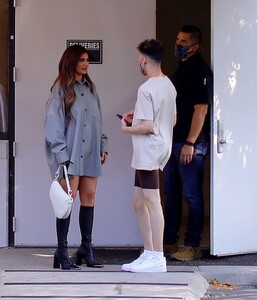 kylie-jenner-leaving-a-meeting-in-calabasas-08-06-2020-1.jpg