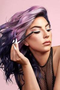 lady-gaga-haus-laboratories-cosmetics-collection-2020-2.jpg