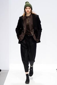 margaret-howell-aw17-0052-9545ab.thumb.jpg.b8f846a8718c40eb2348041f3d5dd3ee.jpg