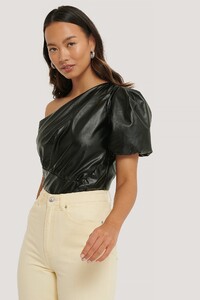 nakd_pu_one_shoulder_top_1018-005308-0002_03a_r.jpg