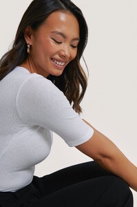 nakd_round_neck_ribbed_top_1100-002203-0001_04g.jpg