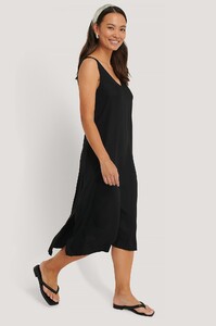 nakd_v-neck_sleeveless_midi_dress_1018-004009-0002_01c_r.jpg