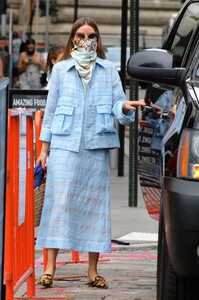olivia-palermo-looks-stylish-leaves-a-business-meeting-in-manhattan-08-08-2020-0.jpg