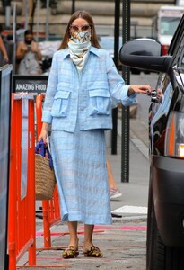 olivia-palermo-looks-stylish-leaves-a-business-meeting-in-manhattan-08-08-2020-1.jpg