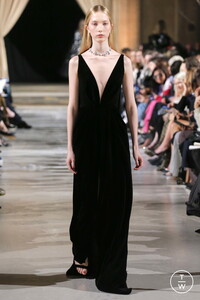 oscar-de-la-renta-aw18-0059-6960e2.thumb.jpg.f2c6dabfaa7cefd6888cd74bdbef0ac7.jpg