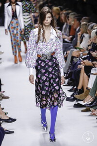 paco-rabanne-ss20-0004-49947e.thumb.jpg.d2cffc4c2af08e9e5461a16b41a9db86.jpg