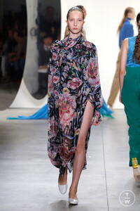 prabal-gurung-ss18-0034-ecb762.thumb.jpg.f357ccfe5176db8353645b5157c709aa.jpg