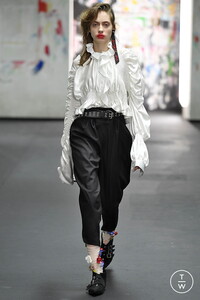 preen-aw17-0002-1548b8.thumb.jpg.88e0dfe05276d045d3c06eb10c6604c2.jpg