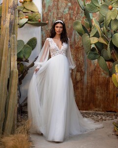 pronovias_116869622_1688236264650780_1539479242406461708_n.jpg