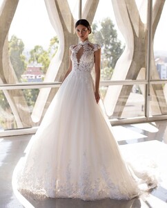 pronovias_116885798_119254186299077_4423387717015279816_n.jpg