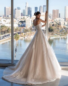 pronovias_116908299_982548322209872_5842684523740862174_n.jpg