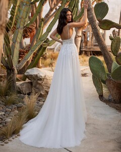 pronovias_117169433_637799840480796_5627251311267475580_n.jpg