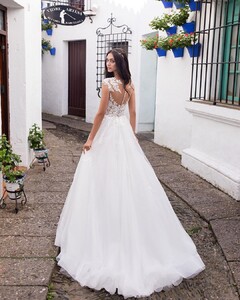 pronovias_117316288_168810818038093_4895397775937534875_n.jpg