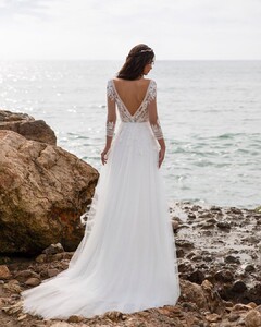 pronovias_117601684_218056209592242_6562841733138224721_n.jpg