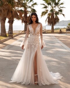 pronovias_117898787_307207230514897_7241867696279088867_n.jpg