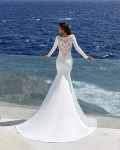 pronovias_118209341_768771687221957_7896156933614840837_n.jpg