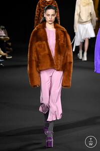 rochas-aw20-0016-c3c06a.thumb.jpg.8a30e4a9de4509b485dd17ce69f99a73.jpg