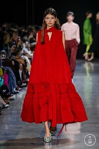 rochas-ss20-0011-3ef83f.thumb.jpg.ed343f896f12bf7c21c8b194b54f76c0.jpg