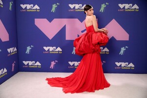 sofia-carson-at-2020-mtv-video-music-awards-08-30-2020-6.jpg