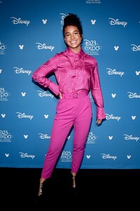 sofia-wylie-at-d23-expo-in-anaheim-08-23-2019-1.jpg