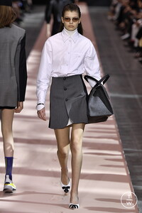 sportmax-aw19-0002-79c8d9.thumb.jpg.3b6a545b7e3cd582bef06a3c59968dff.jpg