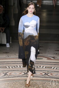stella-mc-cartney-aw17-0007-e045d8.thumb.jpg.b324cbd3f94b59115643e3453de3f114.jpg