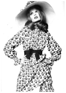 sue-murray-in-flower-print-crc3a8pe-georgette-dress-from-christian-dior-photo-by-david-bailey-paris-vogue-march-1968.thumb.jpg.ca85c7c019b1281587856997e035fd56.jpg