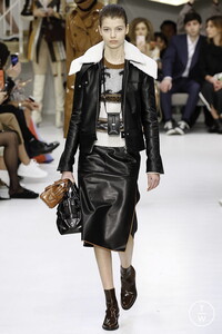tods-aw19-0015-5b0644.thumb.jpg.b9c1a88ba076a1743f7968cbefc111cf.jpg