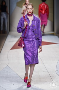 trussardi-ss17-0007-28d8af.thumb.jpg.4d541df2ff7a6e06f4d6c33455df7f44.jpg