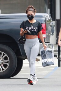 vanessa-hudgens-at-the-dogpound-gym-in-west-hollywood-08-04-2020-0.jpg