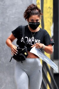 vanessa-hudgens-at-the-dogpound-gym-in-west-hollywood-08-04-2020-3.jpg