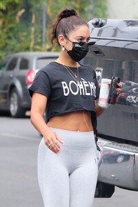 vanessa-hudgens-at-the-dogpound-gym-in-west-hollywood-08-04-2020-6.jpg