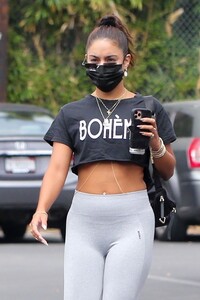 vanessa-hudgens-at-the-dogpound-gym-in-west-hollywood-08-04-2020-7.jpg