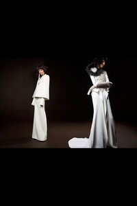 vera-wang-lightbox-6.thumb.jpg.238de816ffc5d8417501f3175cb273c6.jpg