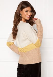 vero-moda-doffy-ls-o-neck-pullover-birchamber-gold_2.thumb.jpg.cb049b398cb3395a0d730a8819abec88.jpg