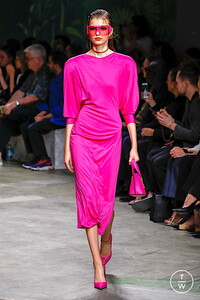 versace-ss20-0040-55fb3b.thumb.jpg.3f9127d5fa1c0ebf1f5a313890bd2826.jpg