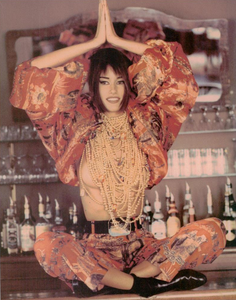 von_Unwerth_Vogue_Italia_September_1992_04.thumb.png.bea8ebd50de0d6010c015b5040128e1c.png
