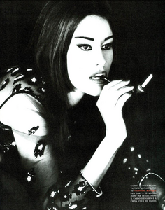 von_Unwerth_Vogue_Italia_September_1992_06.thumb.png.2b686c8fd3b89bf73cc1f3abbdbc8321.png