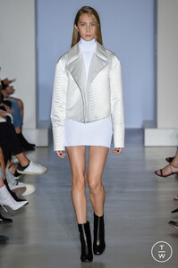 yang-li-ss17-0083-36e208.thumb.jpg.c913845e082e96d628959fc62db9419f.jpg